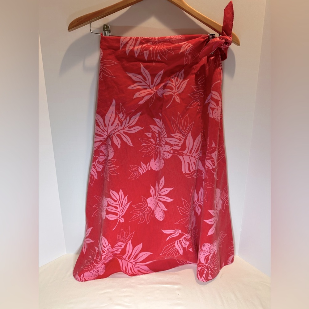Cotton beach sarong wrap for bikini bottom. Red with pink floral fun and cheery.